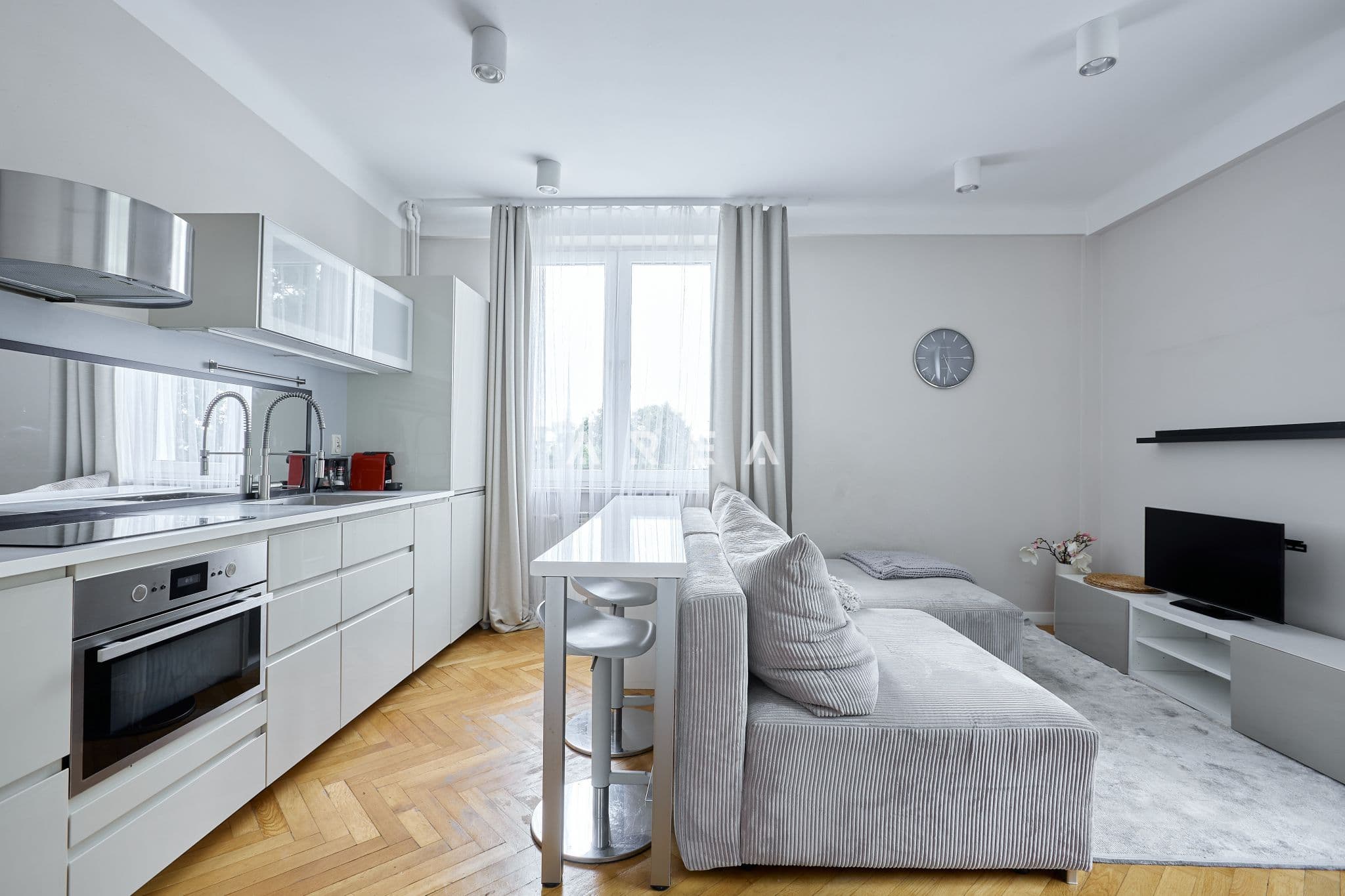 3-комнатная квартира возле метро Млынов, Вола – 1