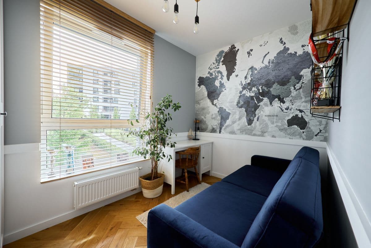 Spacious family home with large backyard – 10