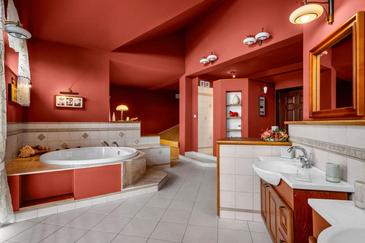 Красивый дом с бассейном в спокойном районе – 14