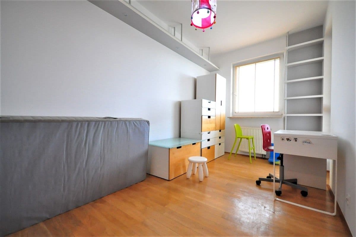 Просторная квартира рядом с метро Натолин с открытым видом – 10