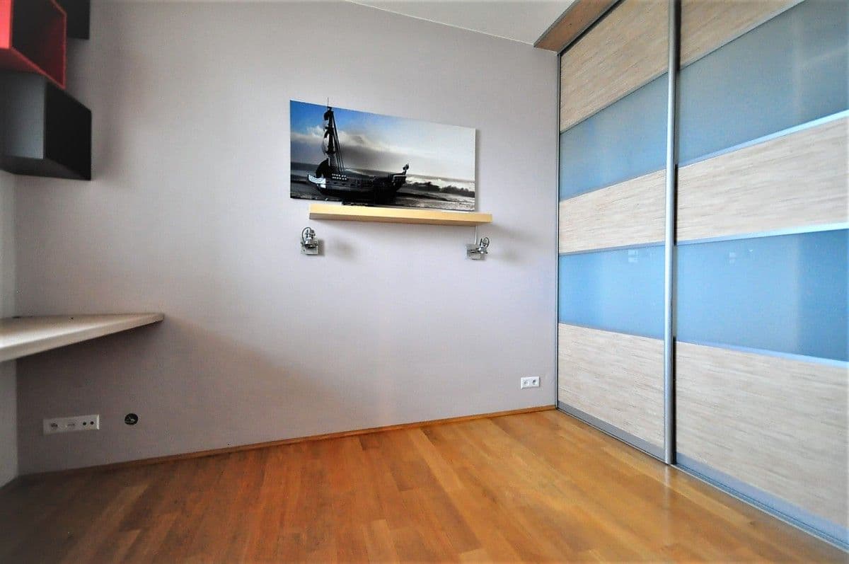 Просторная квартира рядом с метро Натолин с открытым видом – 12