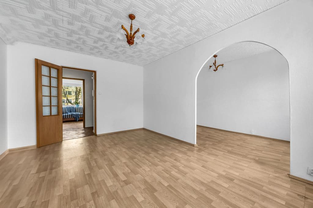 Просторная квартира с доступом к саду в Урсе – 3