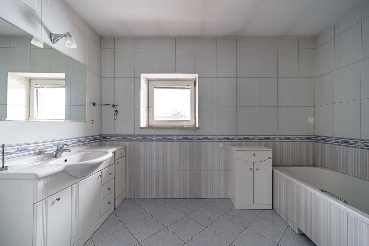 Просторный семейный дом с отдельным офисом – 18