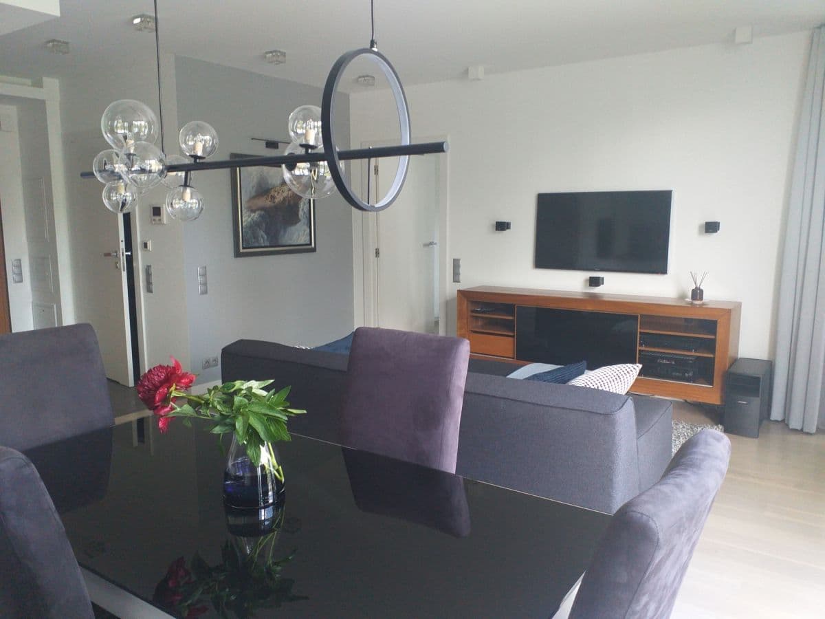 Стильная квартира 55 м² с балконом и парковкой – 2