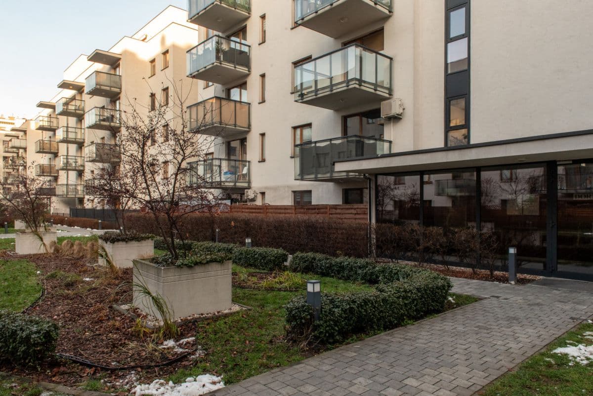 3-комнатная квартира с садом в Бемово, Варшава – 12