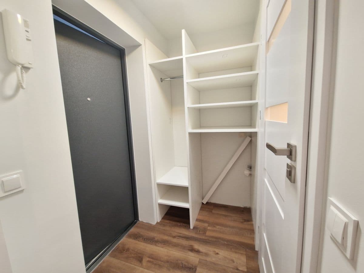 Квартира-студия после ремонта с парковкой – 11