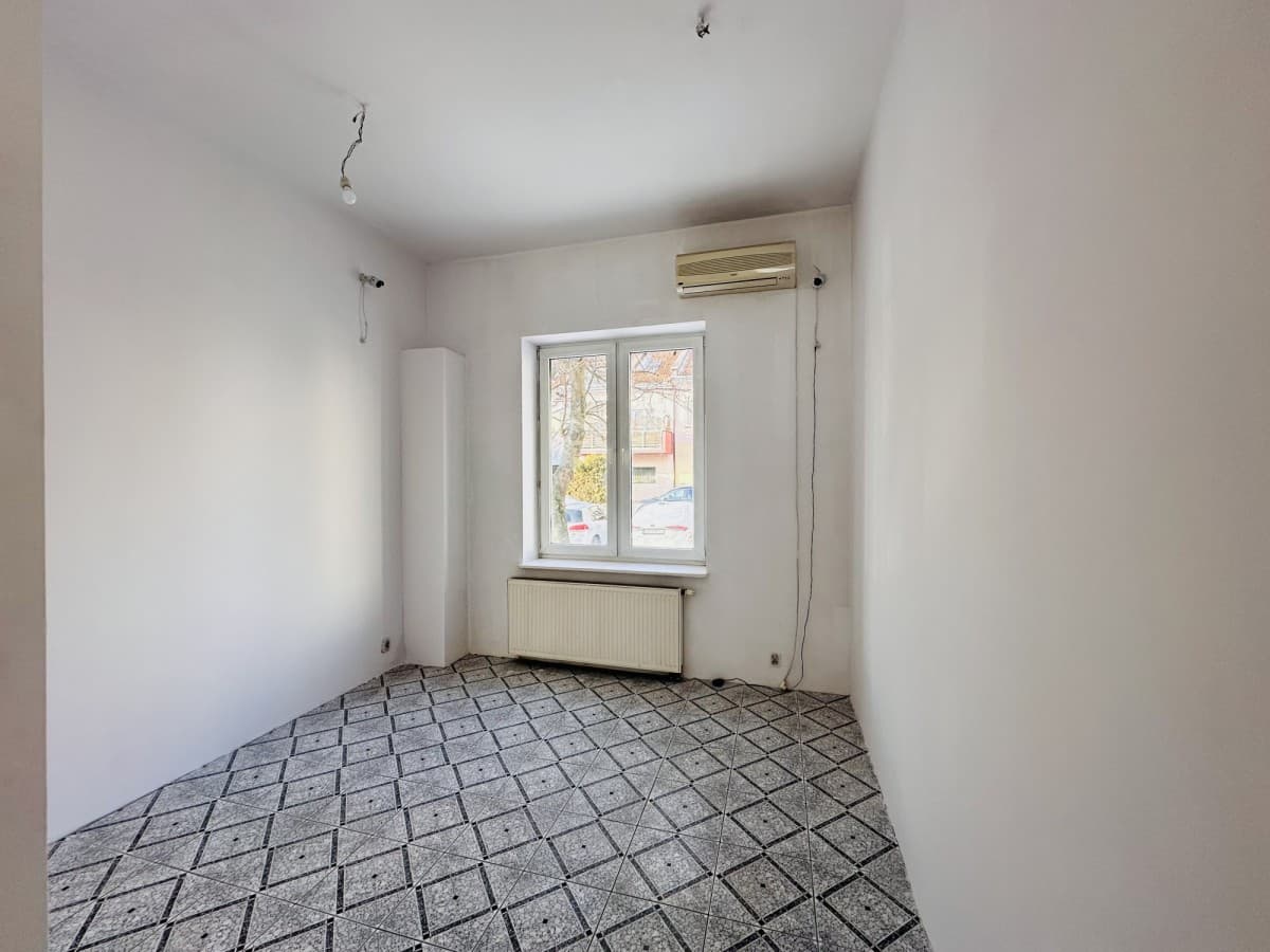 Торговое помещение рядом со станцией метро Натолин – 5