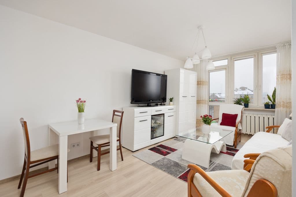 Отремонтированная квартира с юго-западным видом в Воле – 9