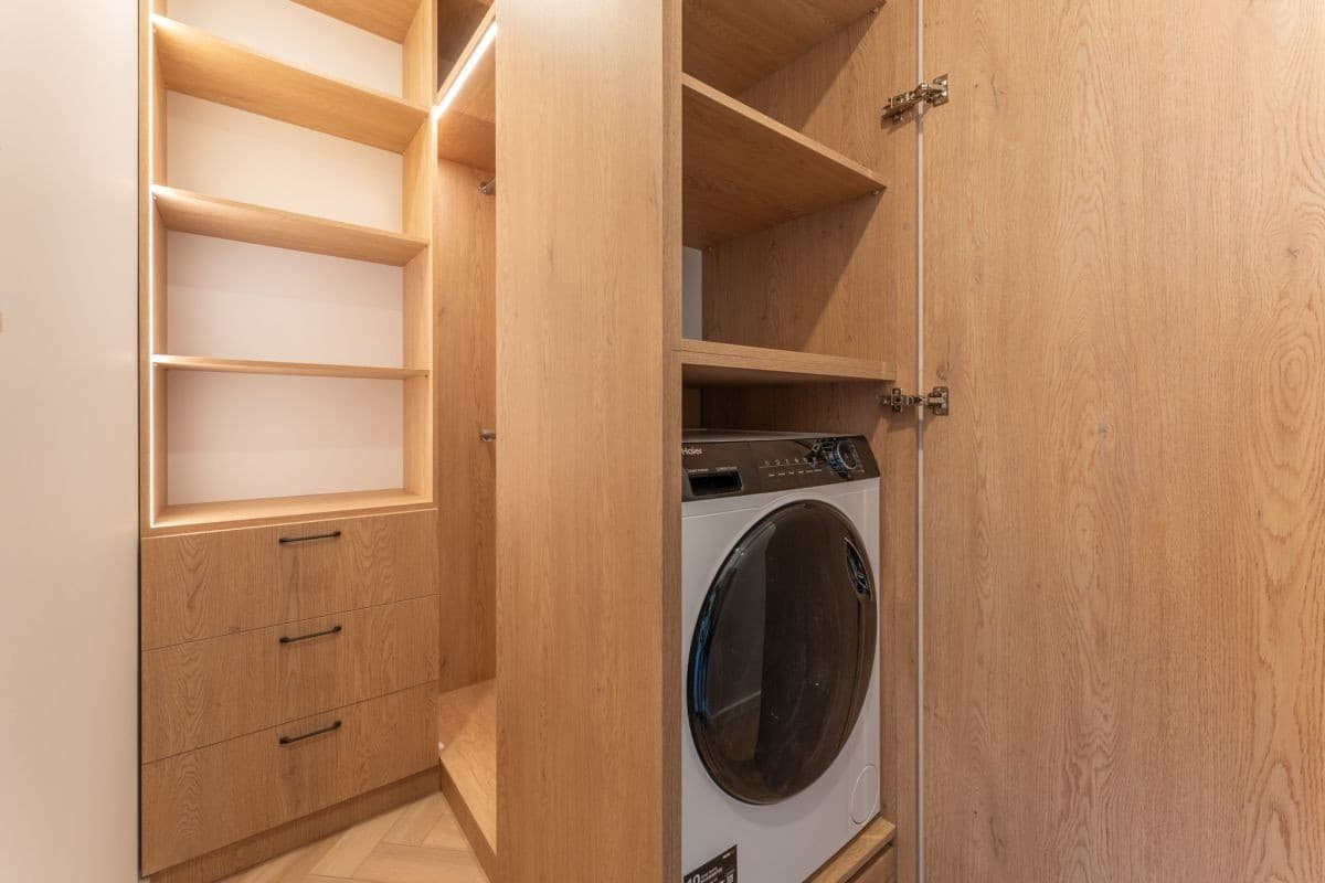 Современная 2-комнатная квартира с балконом в Урсусе – 8