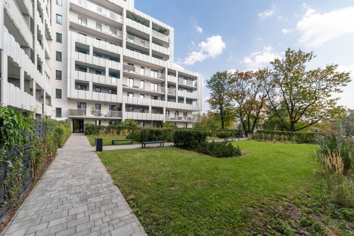 Очаровательная трехкомнатная квартира с большой лоджией – 1