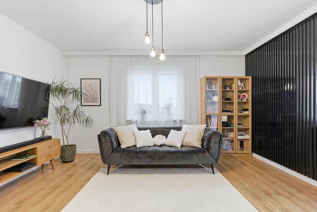 Светлая 2-комнатная квартира с балконом и гаражом – 1