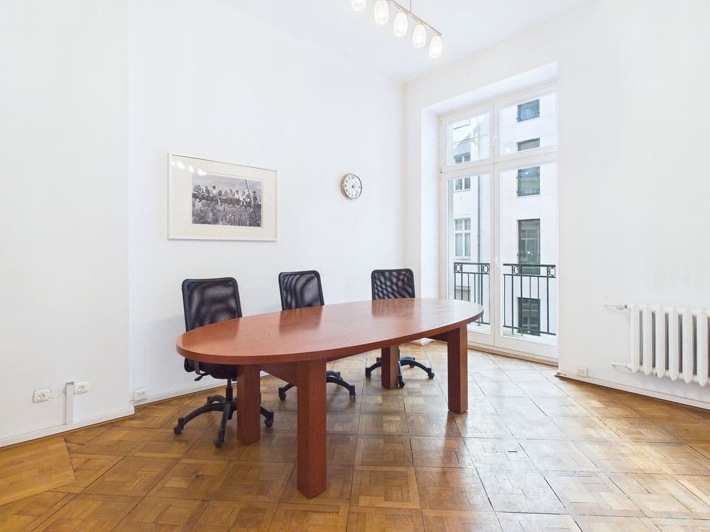 Престижное офисное помещение в Варшаве с лифтом – 3