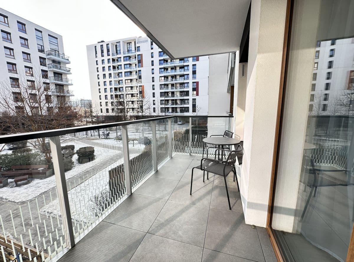 Современная 2-комнатная квартира с большим балконом в Варшаве – 11