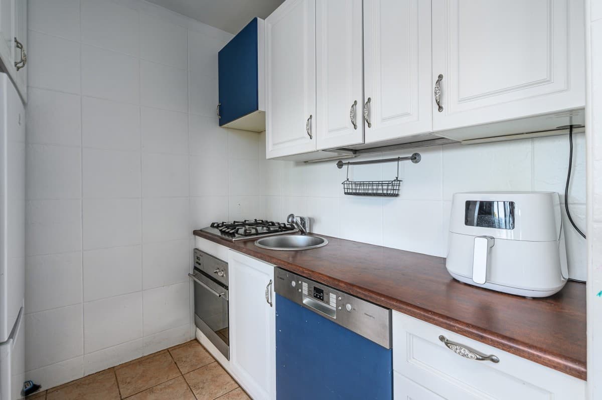 3-комнатная квартира требует ремонта в Охоте – 9