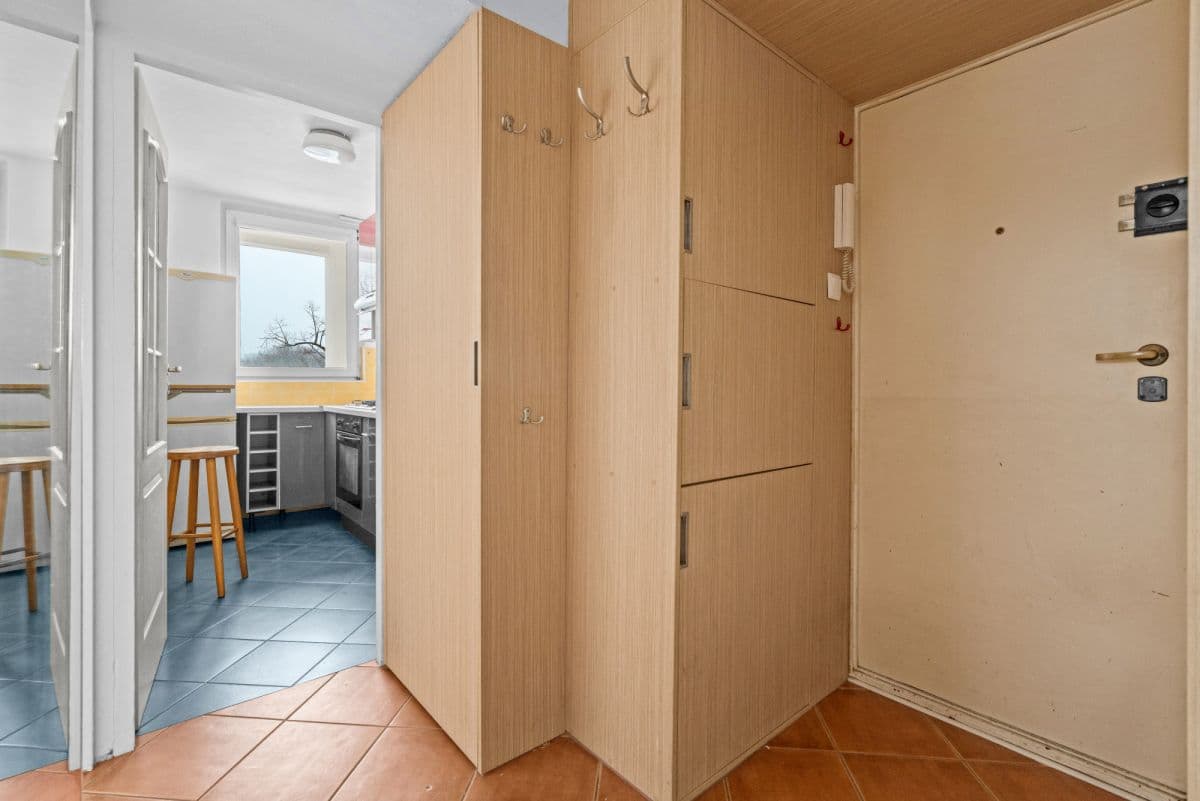 Светлая угловая квартира с большим балконом в центре города – 17