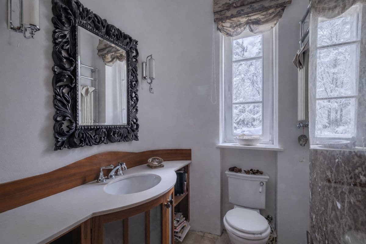 роскошная вилла с 5 спальнями в Констанцине – 17