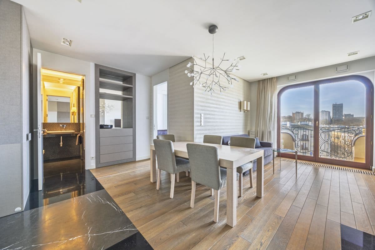 Компактная квартира с бассейном и тренажерным залом – 3