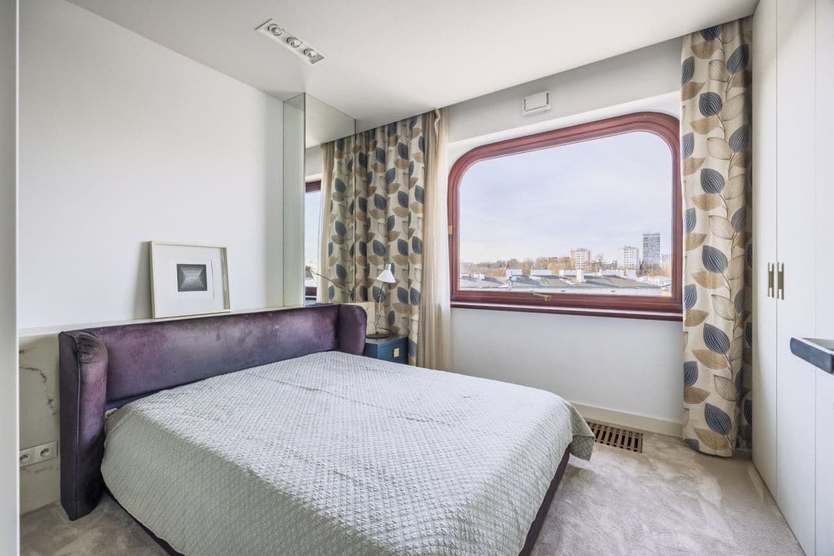 Компактная квартира с бассейном и тренажерным залом – 10