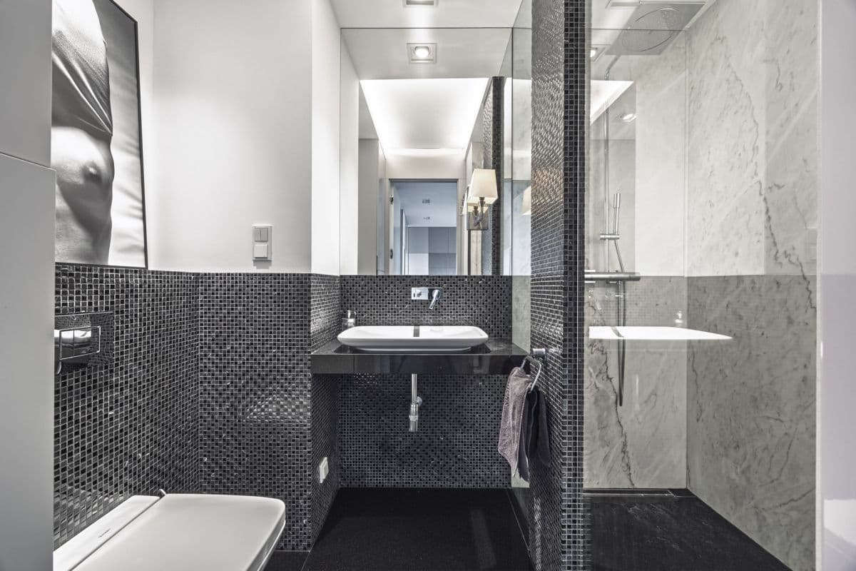 Компактная квартира с бассейном и тренажерным залом – 11