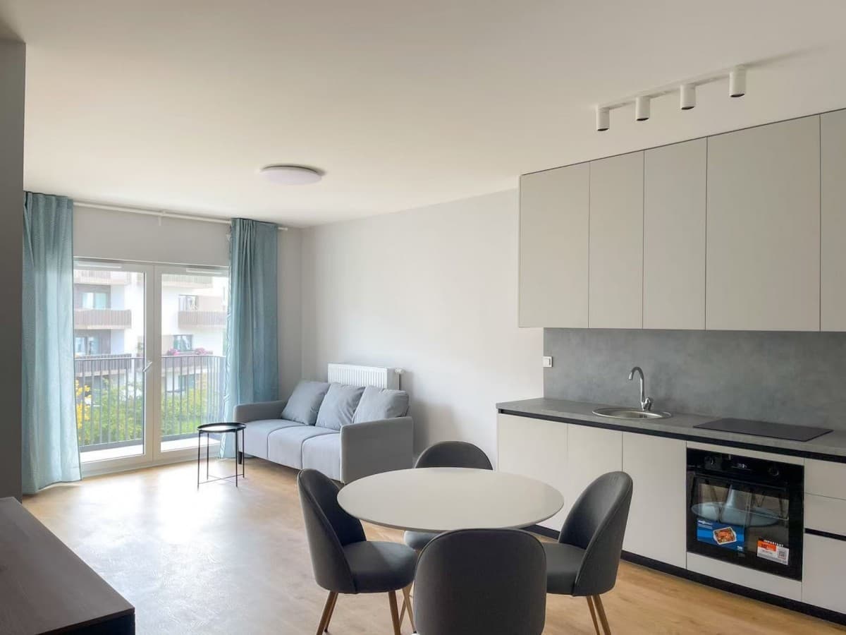 Современная 2-комнатная квартира с балконом в Бемово – 7