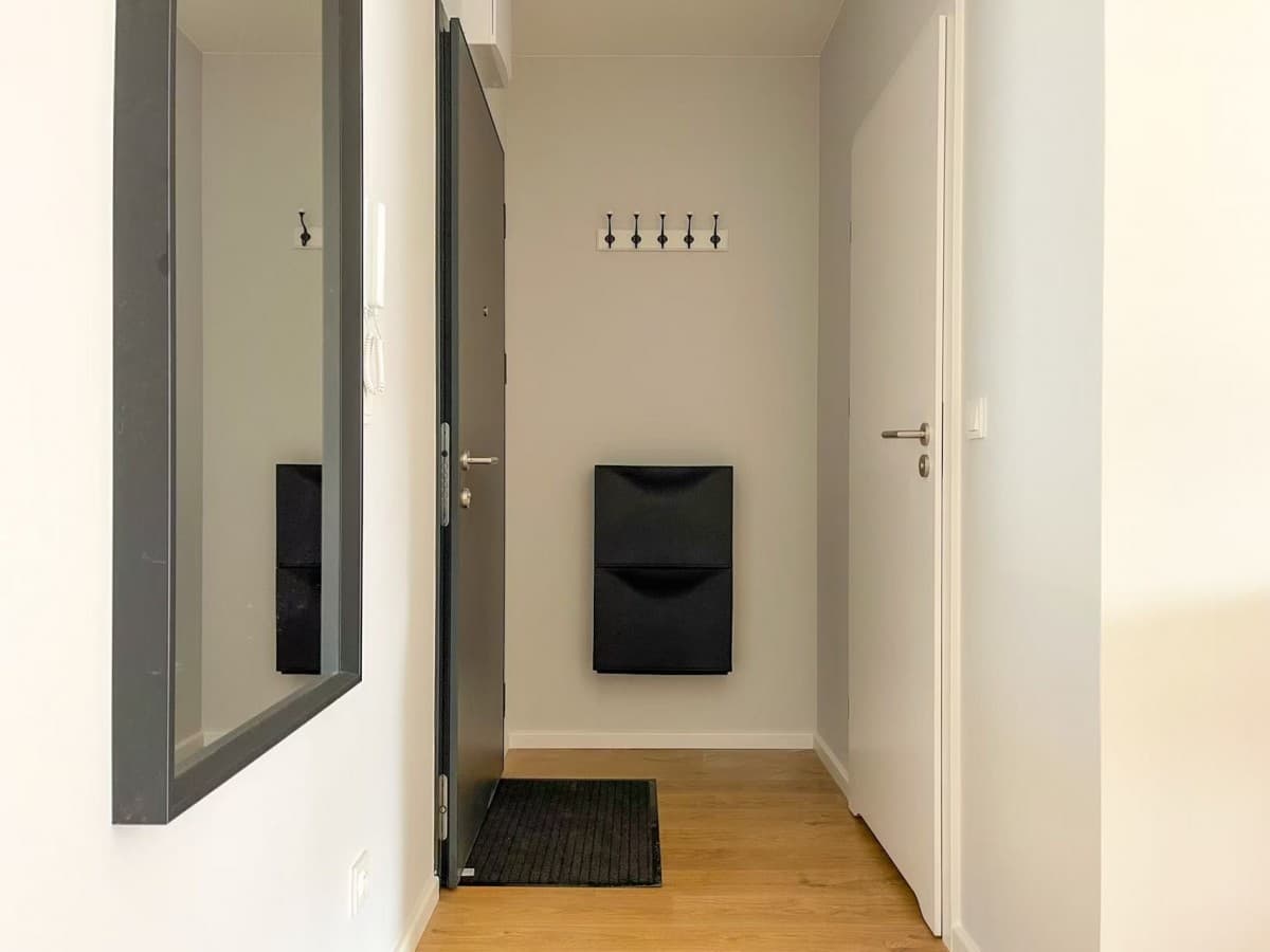 Современная 2-комнатная квартира с балконом в Бемово – 16