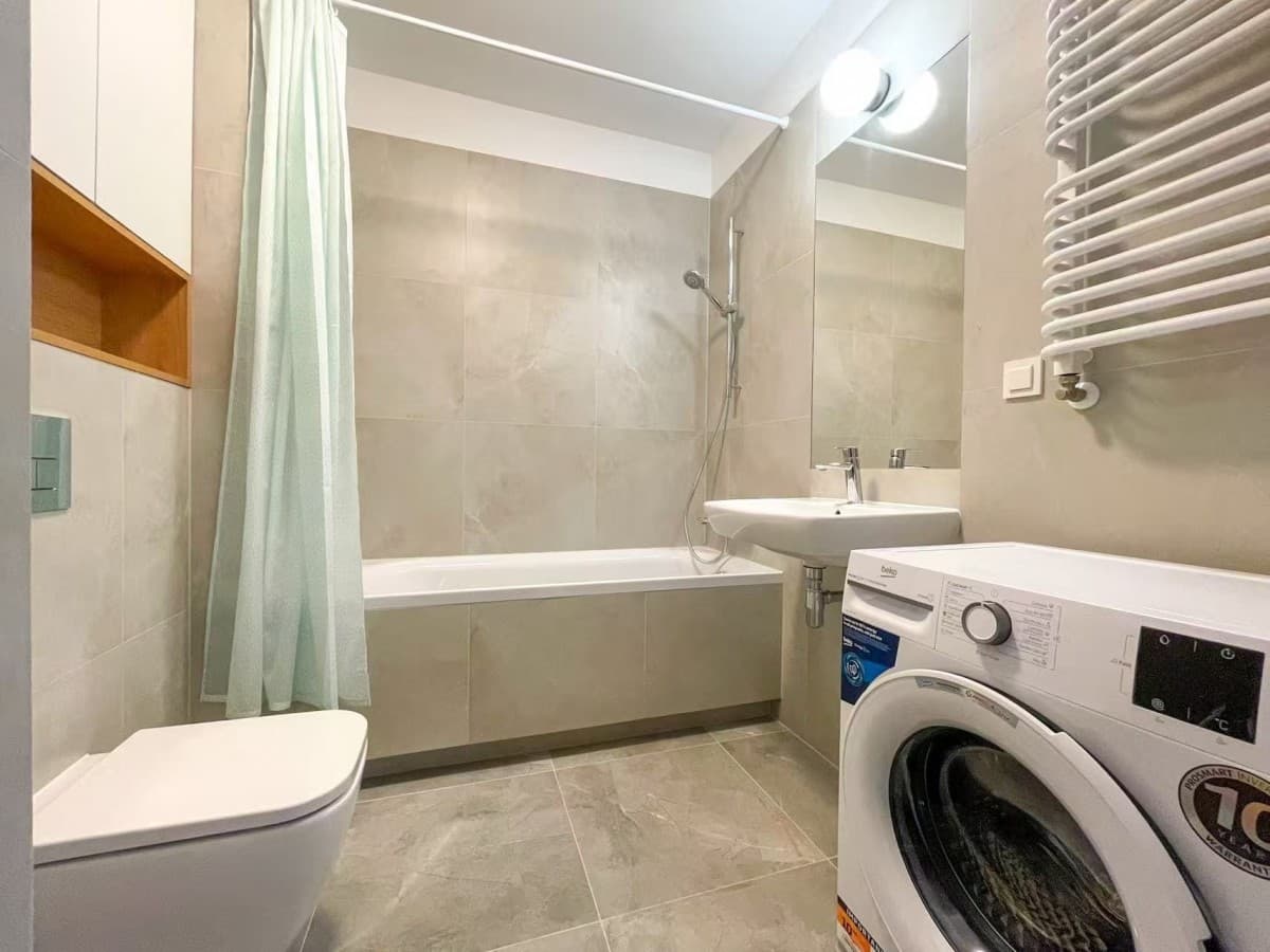 Современная 2-комнатная квартира с балконом в Бемово – 12