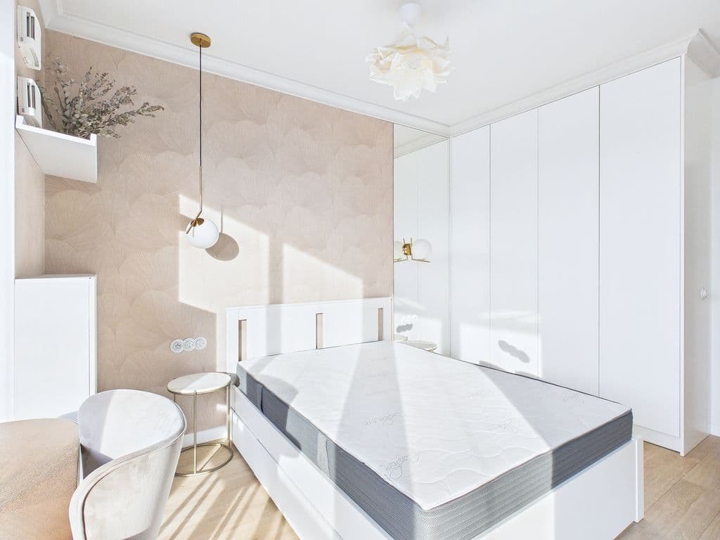 Светлая 2-комнатная квартира с лоджией в Марина Мокотов – 3