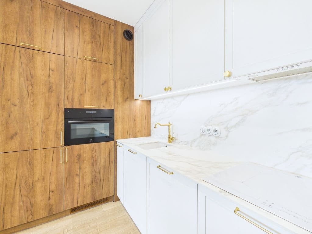 Светлая 2-комнатная квартира с лоджией в Марина Мокотов – 9