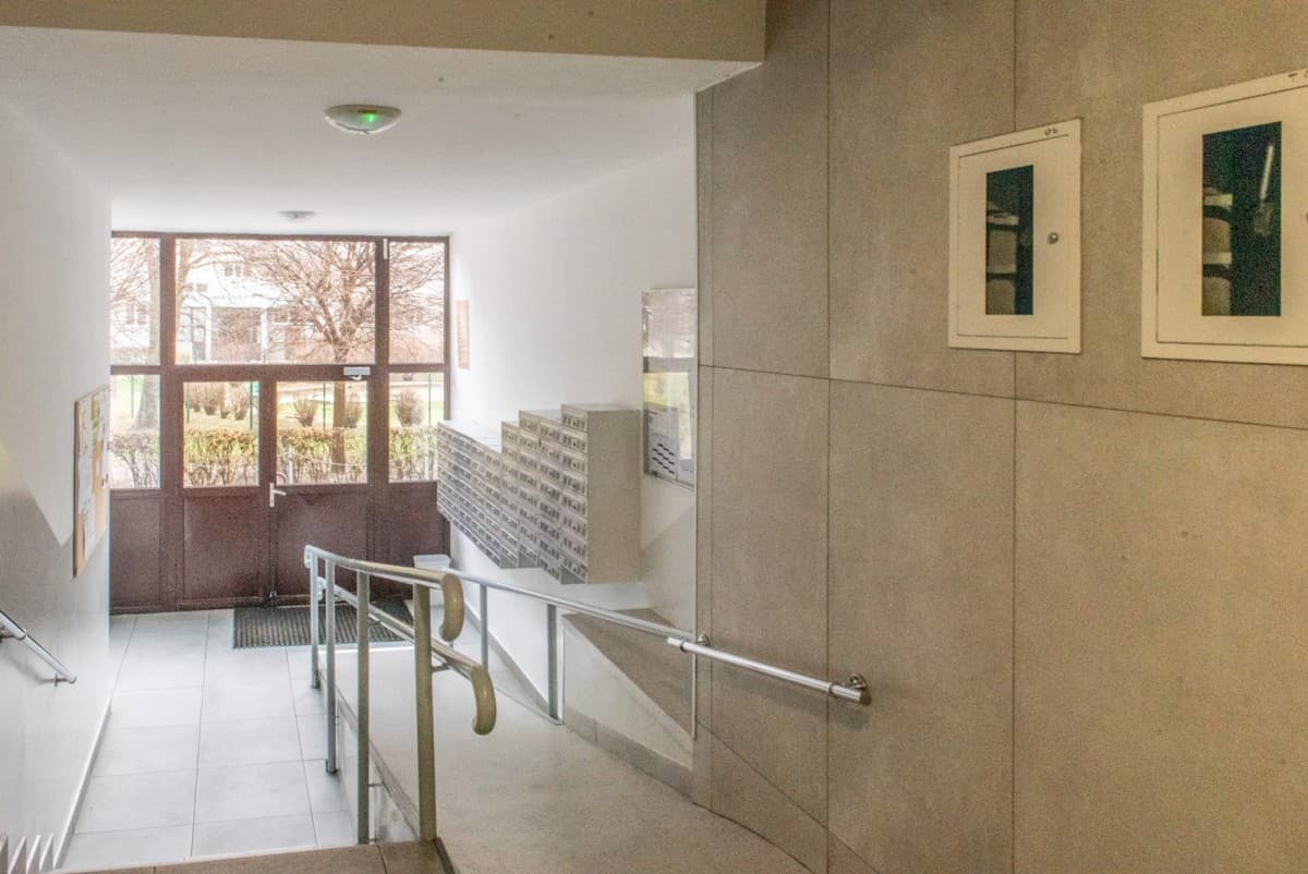 Квартиру с 2 комнатами, готовую для инвестиций, рядом с метро – 14