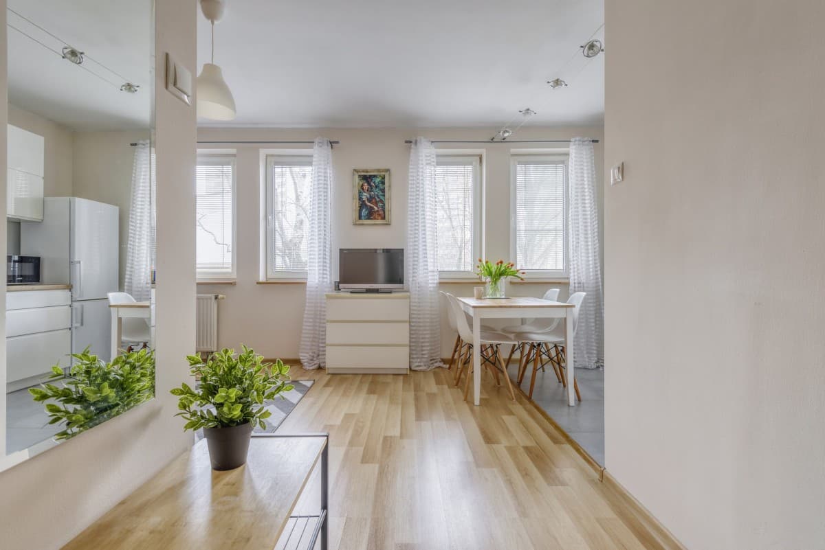 Светлая студия в Бялани с гаражом – 1