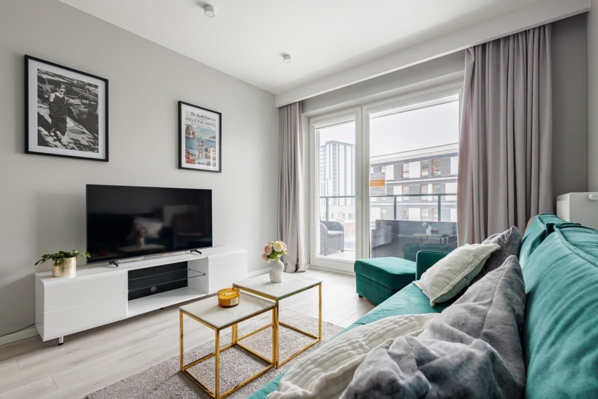 Стильная двухкомнатная квартира в безопасном комплексе – 1