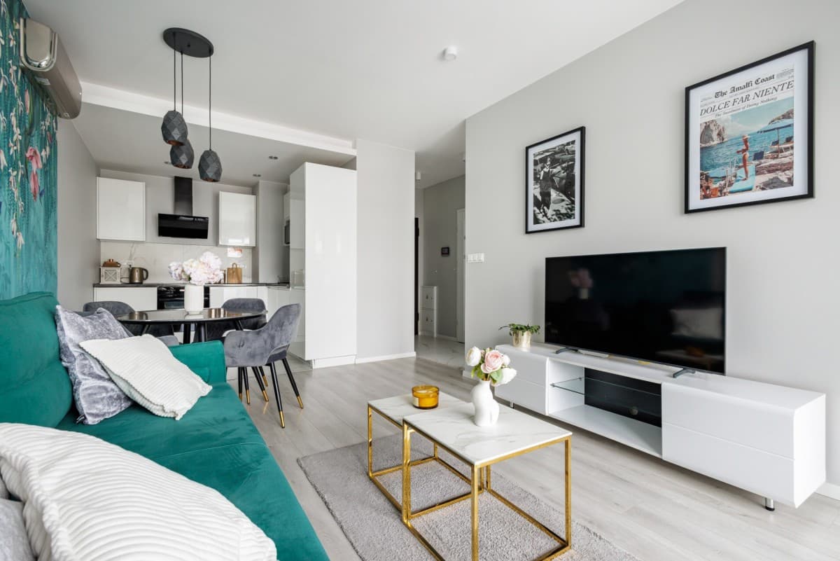 Стильная двухкомнатная квартира в безопасном комплексе – 3