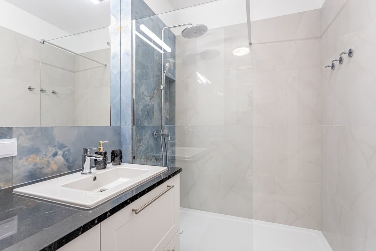 Новая 2-комнатная квартира с балконом в Soho by Yareal – 11