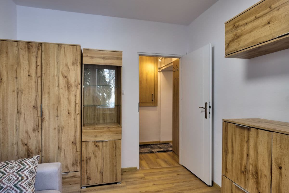 Просторная 4-комнатная квартира рядом с метро в Воле – 4