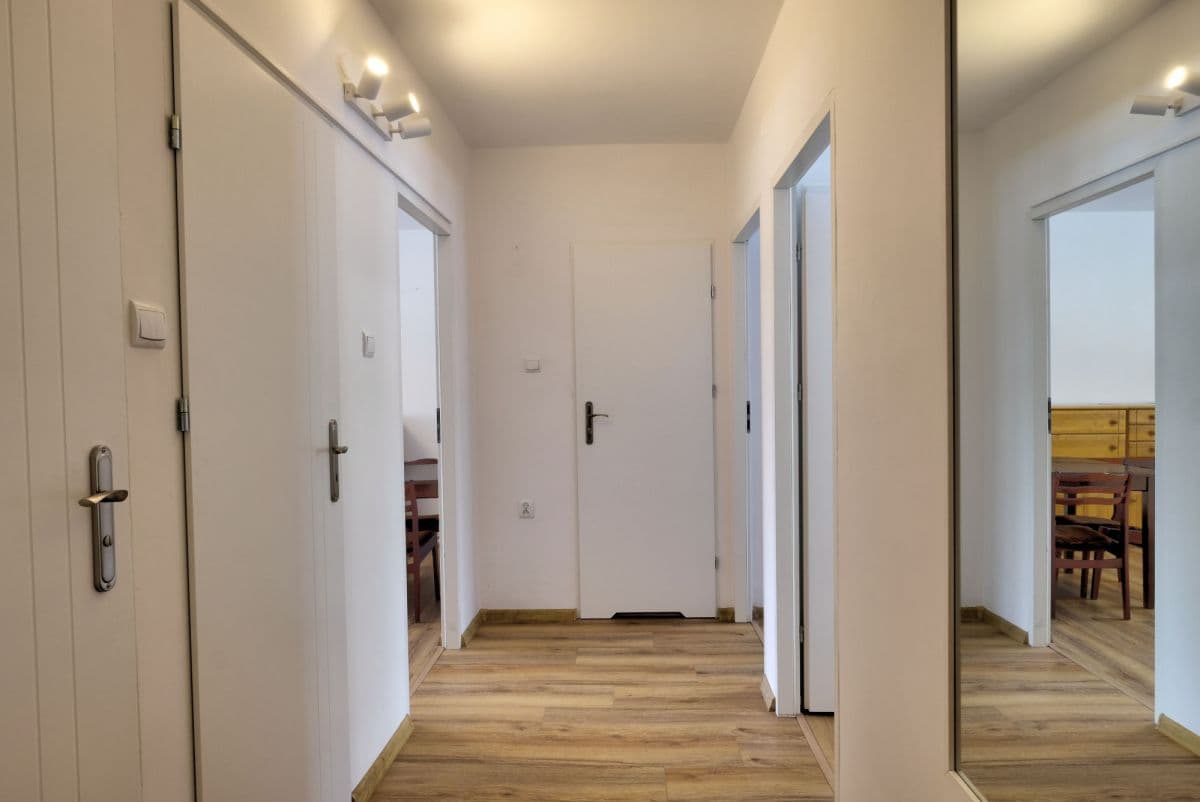 Просторная 4-комнатная квартира рядом с метро в Воле – 10