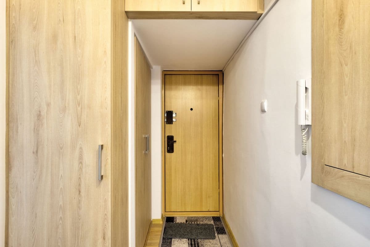 Просторная 4-комнатная квартира рядом с метро в Воле – 11