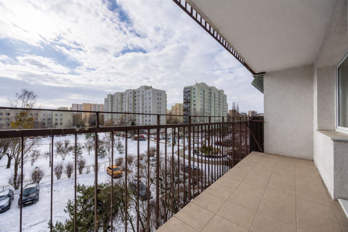 Отремонтированная 3-комнатная квартира с большим балконом в Бемово – 9