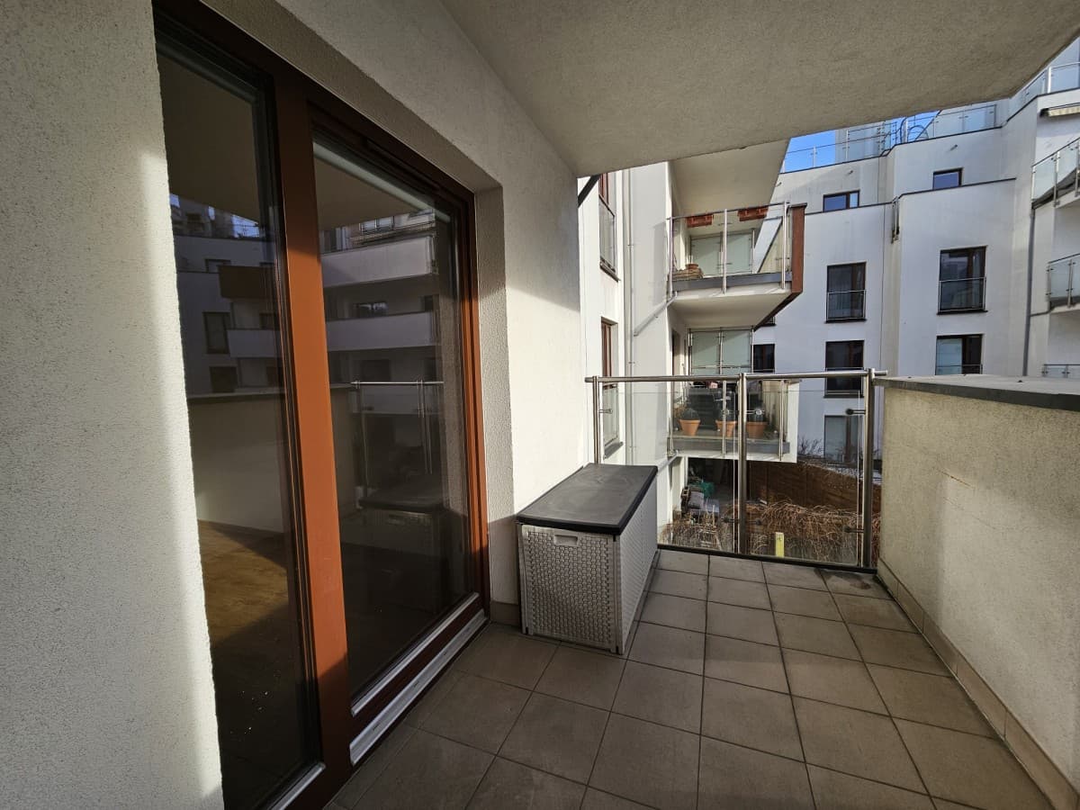 Светлая двухкомнатная квартира в Виланове – 3