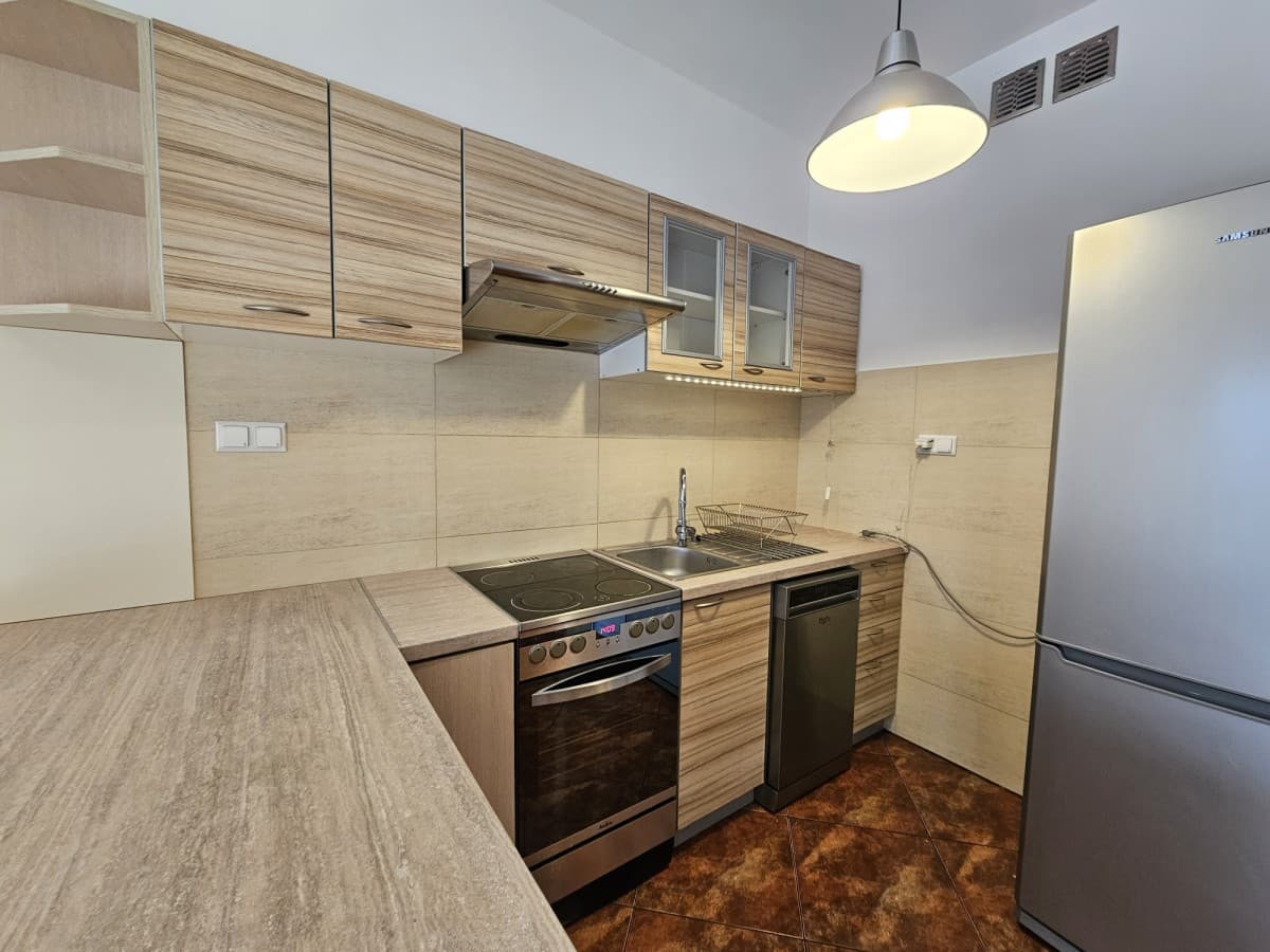 Светлая двухкомнатная квартира в Виланове – 4