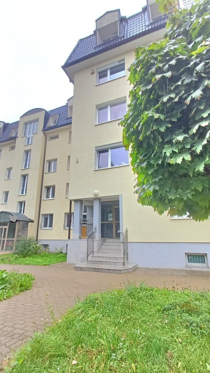 Просторная квартира на первом этаже в Влохах, Варшава – 1