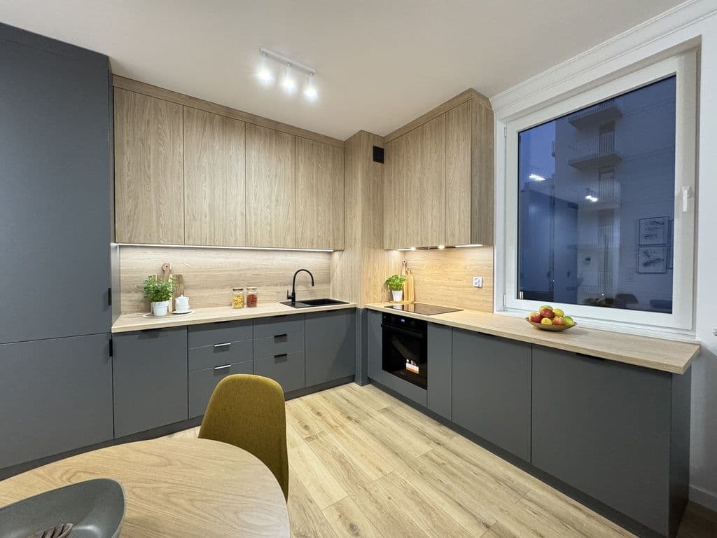 Современная 3-комнатная квартира с балконом в Охоте – 5