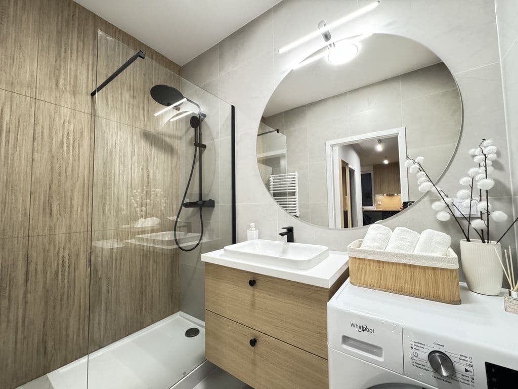 Современная 3-комнатная квартира с балконом в Охоте – 11