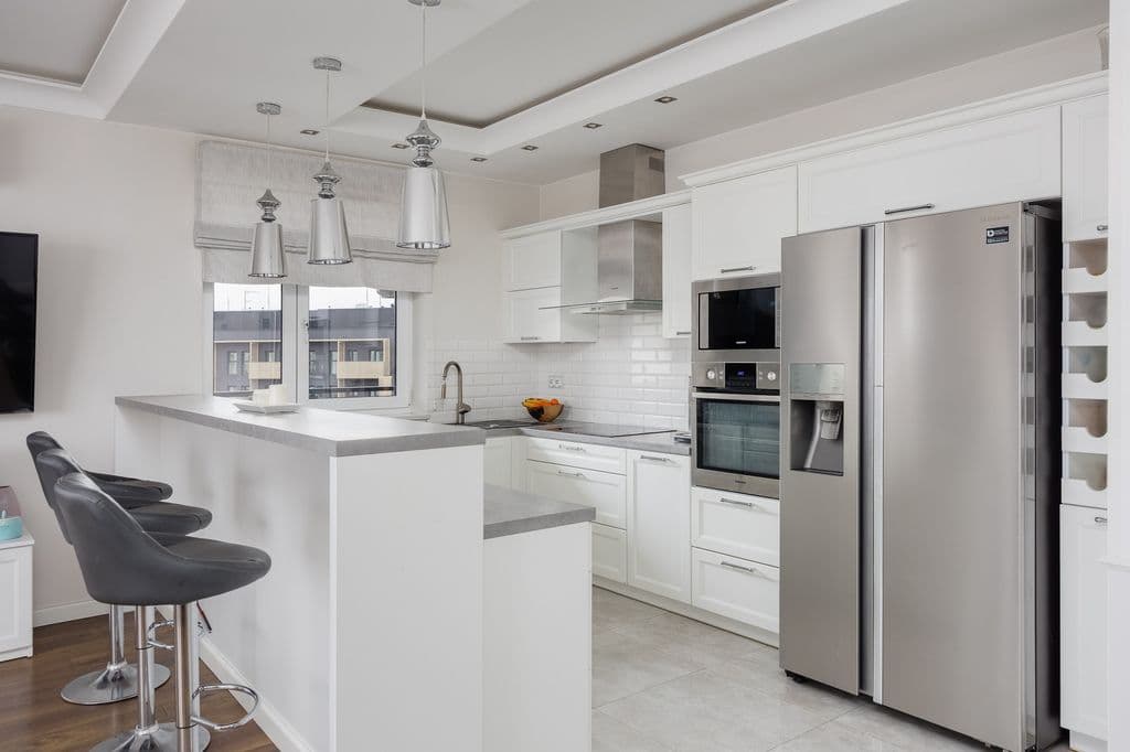 Просторная четырехкомнатная квартира у метро Вилановска – 5