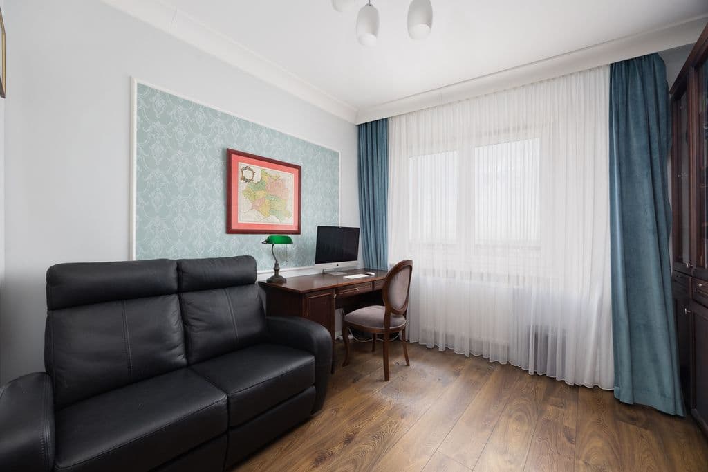 Просторная четырехкомнатная квартира у метро Вилановска – 13