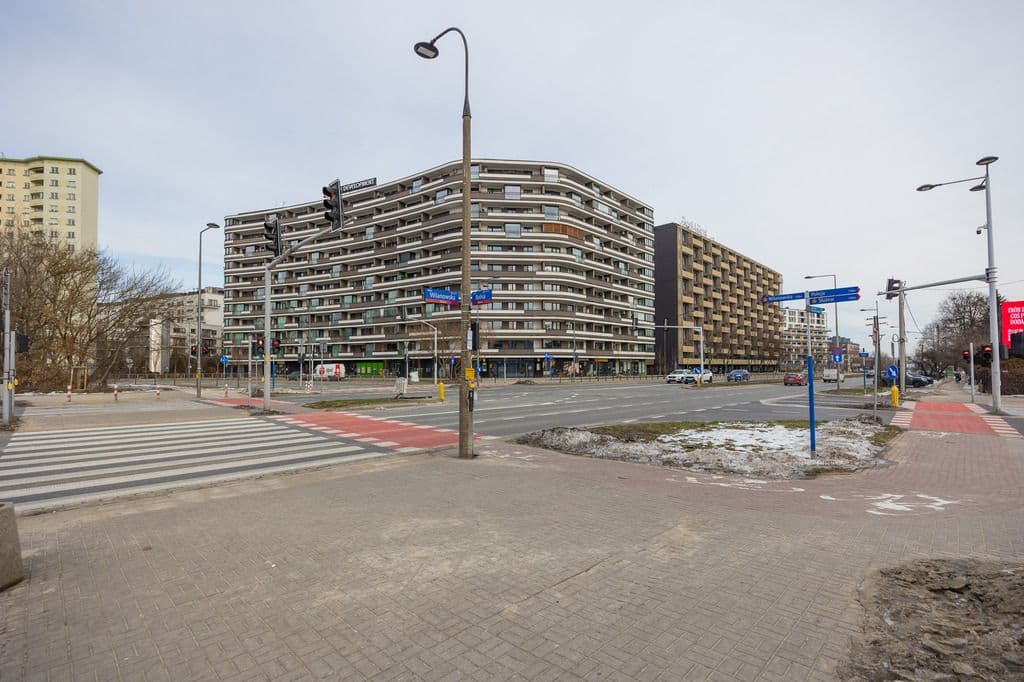 Просторная четырехкомнатная квартира у метро Вилановска – 19