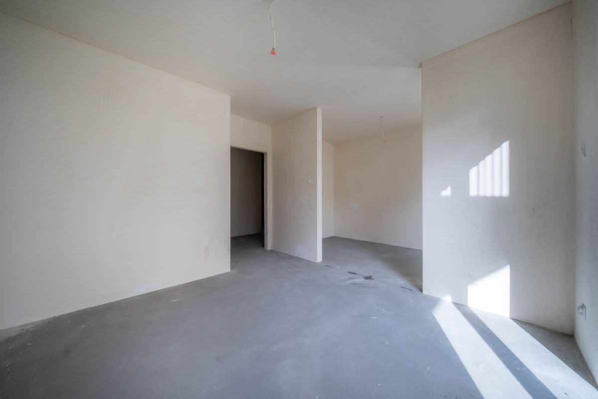 Просторная 4-комнатная квартира с двумя садами – 13