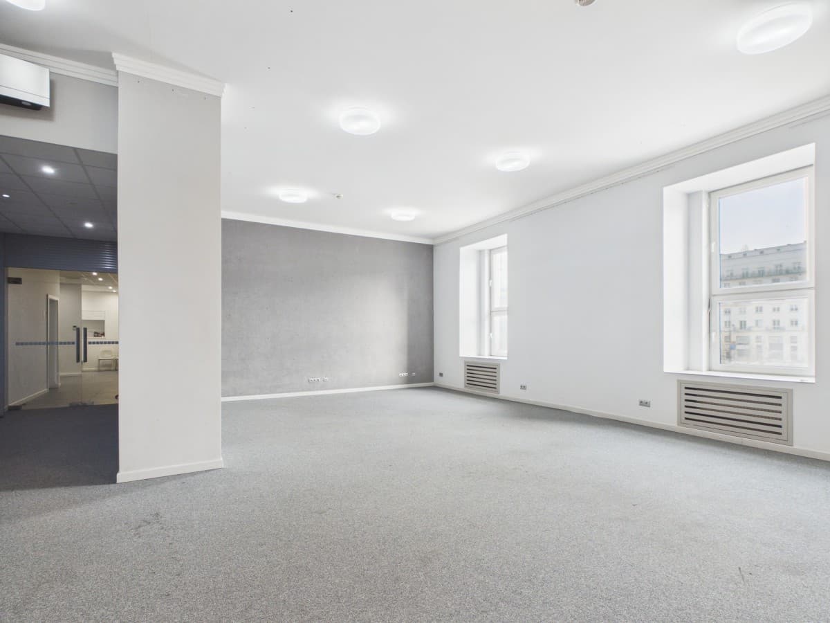 Офисное помещение в историческом небоскребе Варшавы – 1