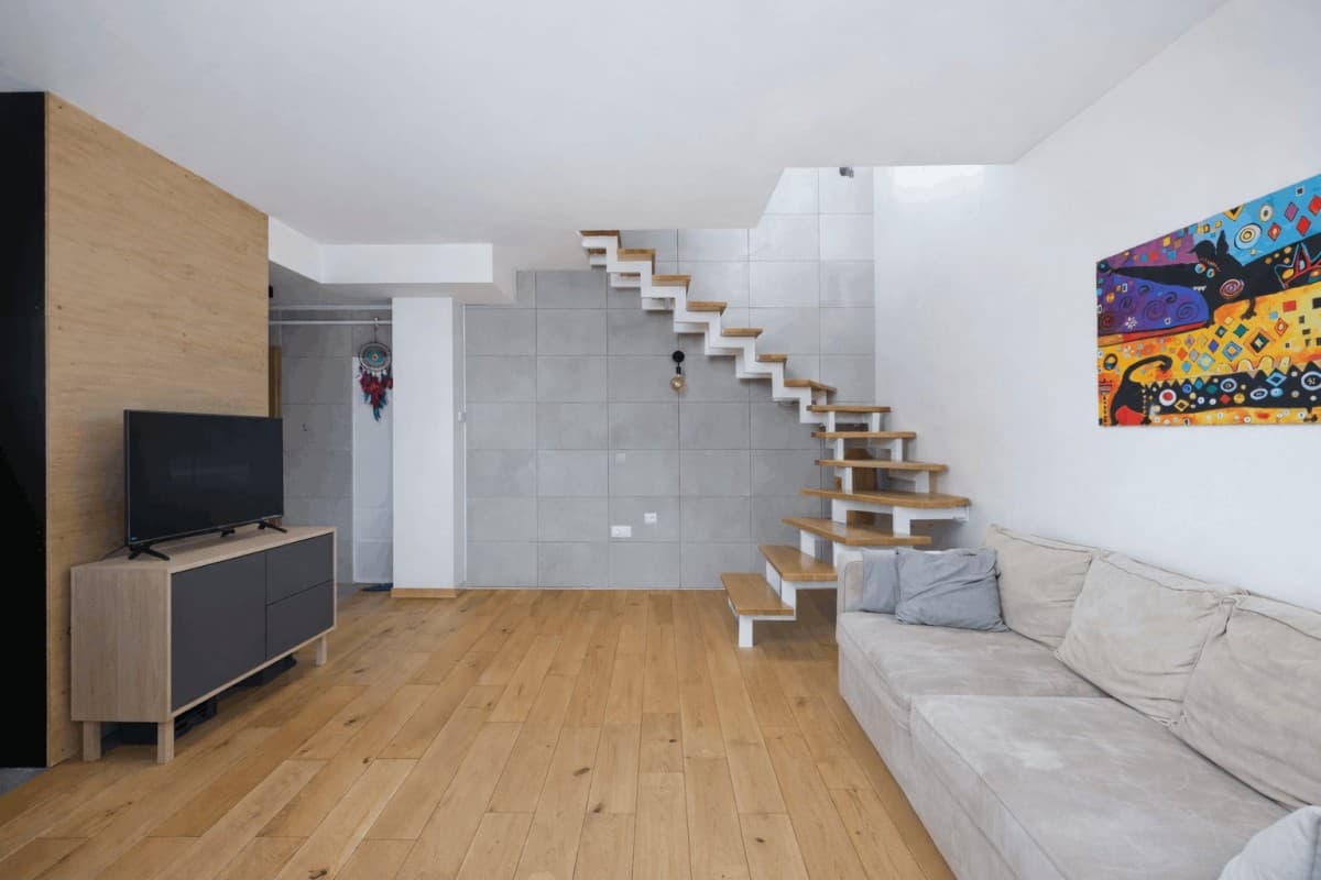 Nowoczesny dom dwupoziomowy z ogrodem w Wawrze – 1