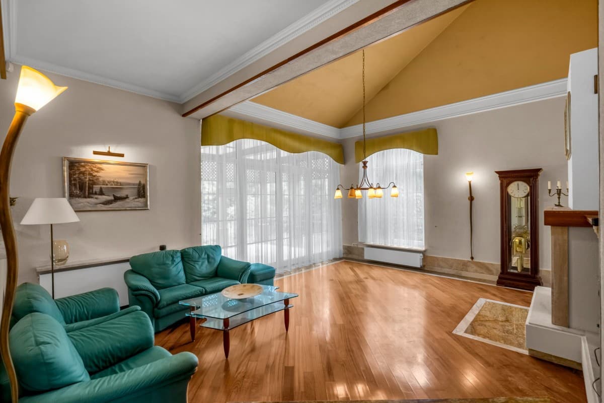 Piękny dom z basenem w spokojnej okolicy – 7