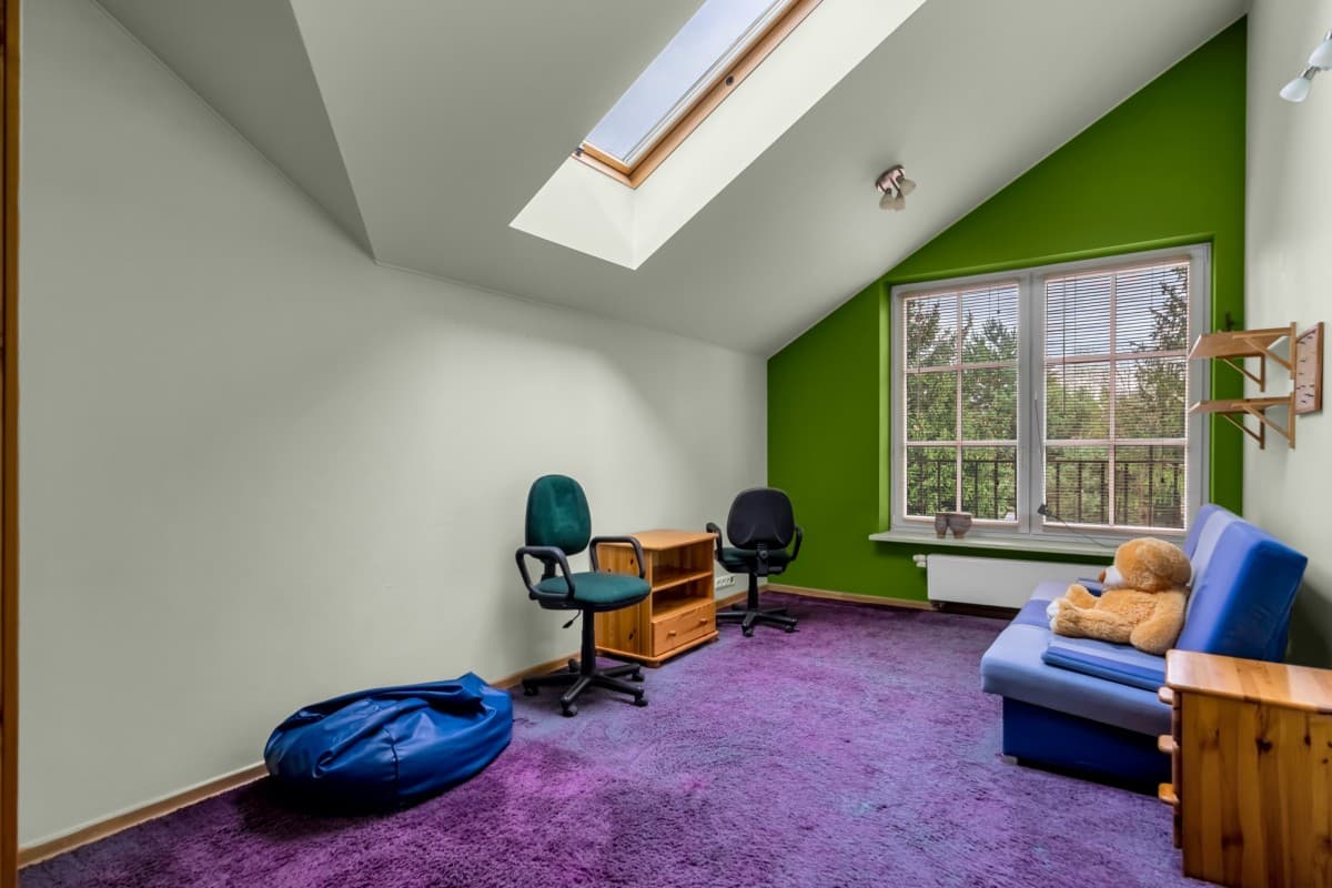 Piękny dom z basenem w spokojnej okolicy – 19